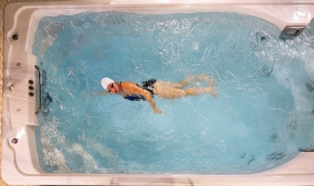 Плавательный спа-бассейн Jacuzzi J-16 PowerActive Плавательный спа-бассейн Jacuzzi J-16 PowerActive